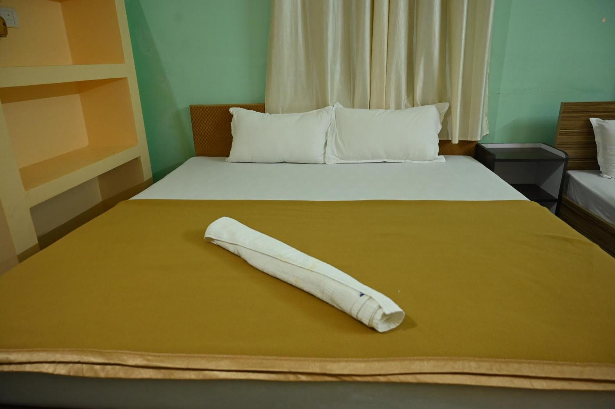 Royal Seaview Residency Lägenhet Port Blair Exteriör bild